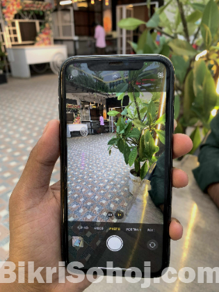 I phone 11(128)
